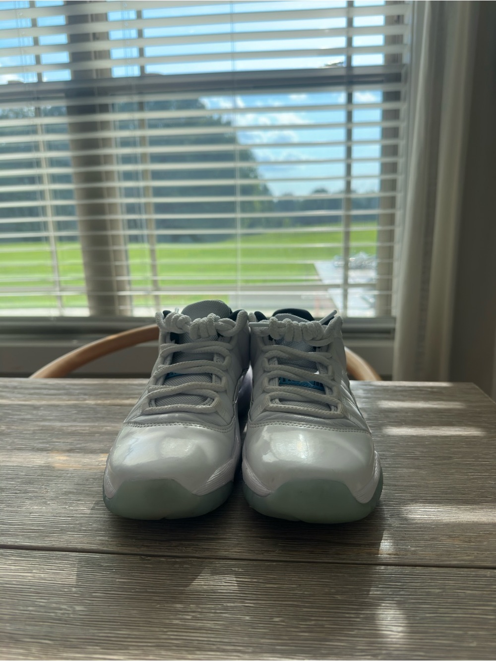 Air Jordan 11 Retro Low “Legend Blue” (2021) White/Legend Blue Size 6.5 Y - Picture 3 of 5